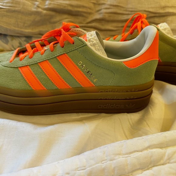 Adidas Gazelle Bold Shoes. Size 10. Green with orange stripes - Picture 7 of 12